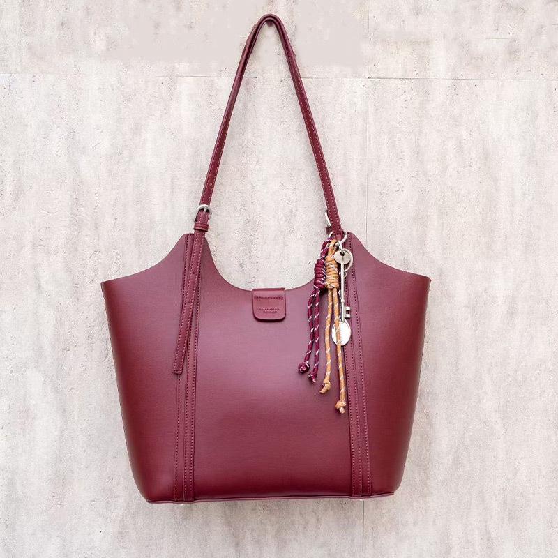 

Women s Trendy High-Capacity Shoulder Tote with Pendant for Fall/Winter