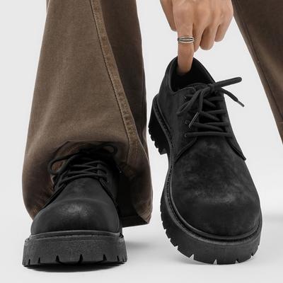 Scarpe Derby 2025 nuove autunnali stivaletti bassi stivali Martin scarpe da lavoro retrò da uomo scarpe con pelliccia traspiranti con plateau suola spessa