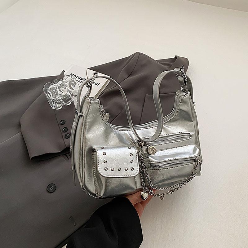 Spice Girl Persönlichkeit Schultertasche Mode High Street Kette Y2K Stil Achseltasche Damen Neu Nietendesign Motorradtasche
