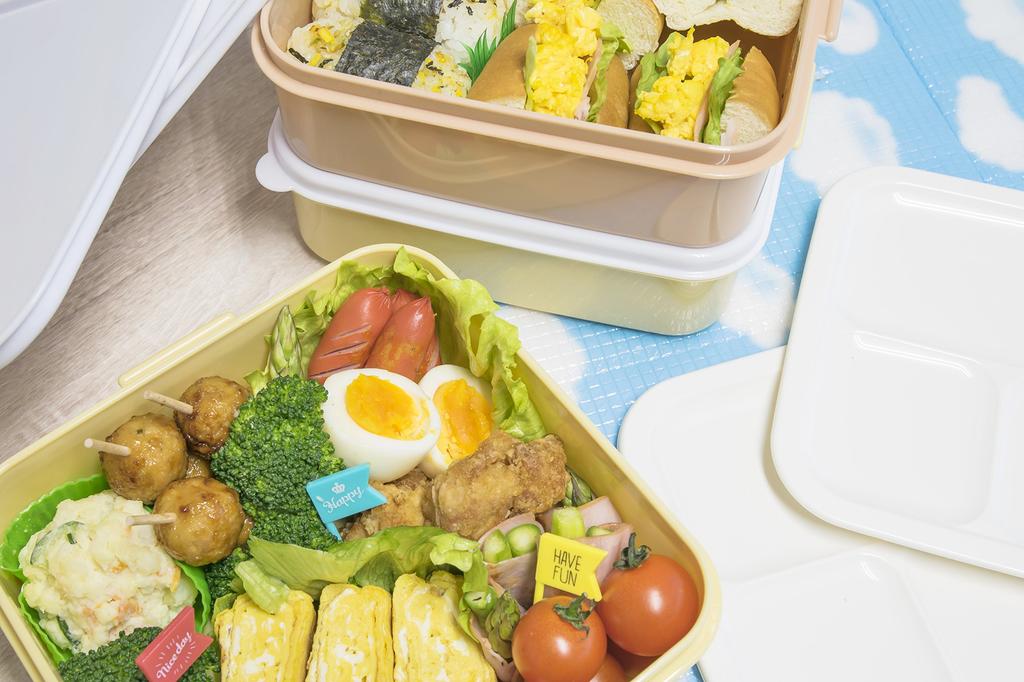 Sanko Plastic Rio Pack Bento BoxPicnic Case, 3 Tiers with 3 Side Plates, Earth Beige, Approx. 8.2" W x 7.7" D x 7.7" H