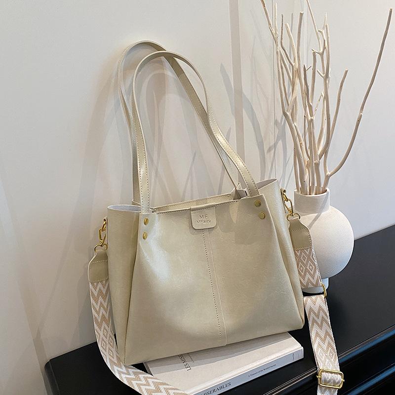 New Shoulder Bag European and American Retro Large Capacity Commuter Tote Bag Handbag Wide Strap Crossbody Bag Shoulder Bag