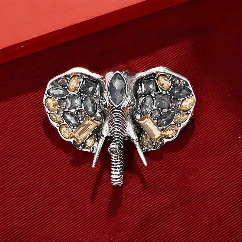 Explosive exotic retro elephant brooch, all environmentally friendly material, auspicious meaning, suit coat, cheongsam, high-end brooch