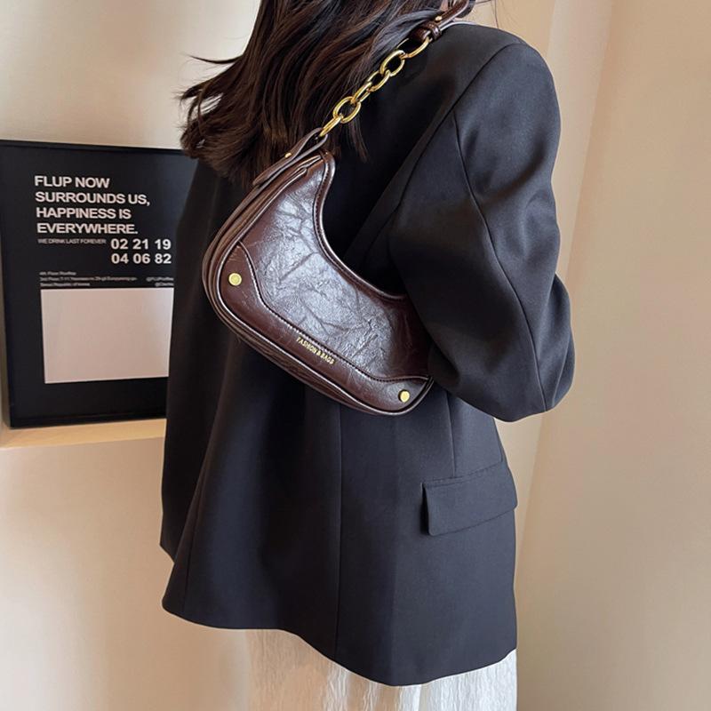 Underarm bag women's new autumn and winter messenger women's bag high-end light luxury niche single shoulder crescent bag luggage