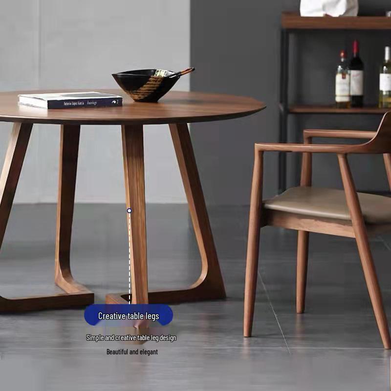 Nordic Solid Wood Round Dining Table for Small Apartments or Business Reception
