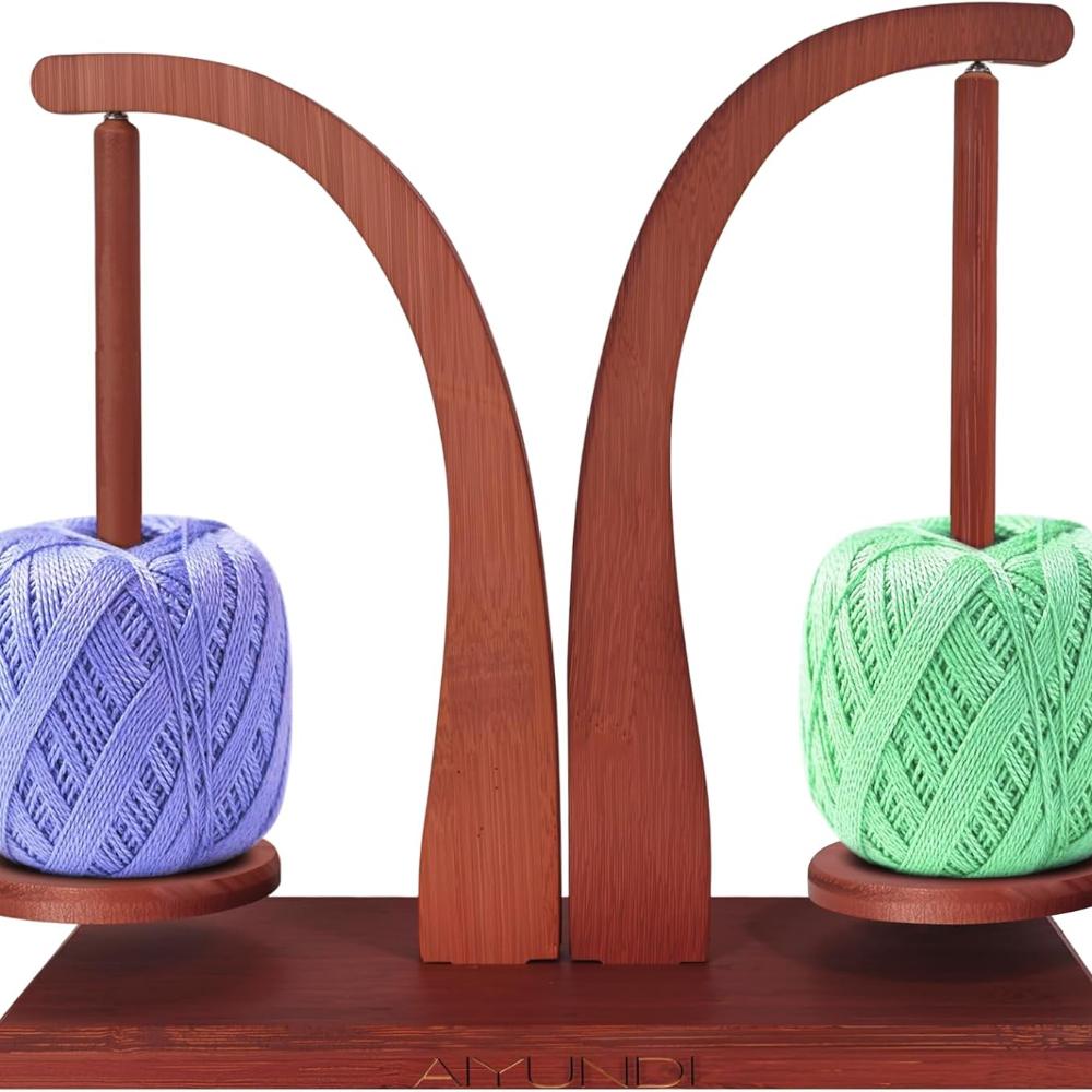 

Деревянный держатель для пряжи для вязальщиц и вязальщиков крючком, магнитный держатель-спиннер для клубка пряжи с противоскользящим основанием коричневый