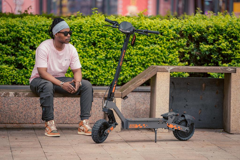 Kukirin G2 Electric Scooter 800W Motor Range 55 KM 48V 15AH 10 Inch Tires 7-light Safety System E-Scooter