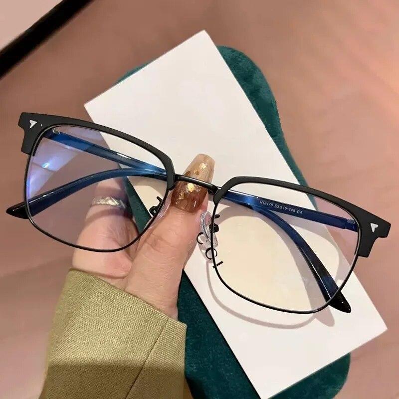 2023 New Fashion Blue Light Blocking Myopic Glasses Men Women Square Frame Computer Eyewear Half Frame Near Sight Glasses