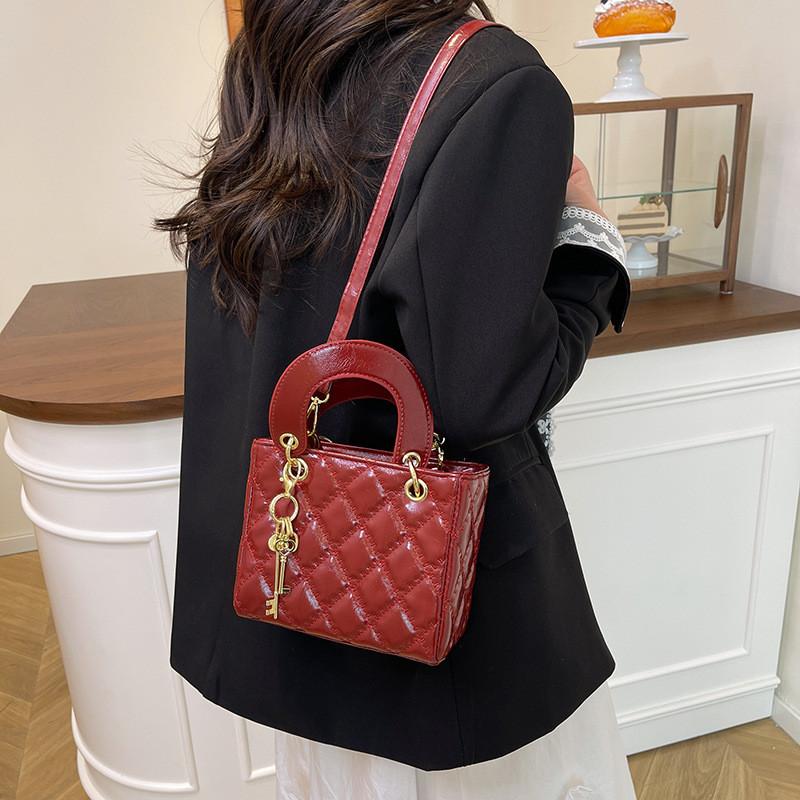 Street Style Mini Pu Crossbody Bag With Chain Strap For Daily Wear