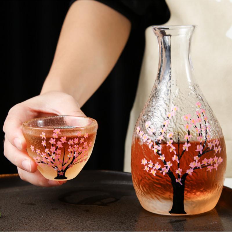 Sada na saké Sakura v japonském stylu, láhev na víno, šálky, ručně malovaný design, vintage saké, průhledné sklo, párty sada na víno, pohár na vodu
