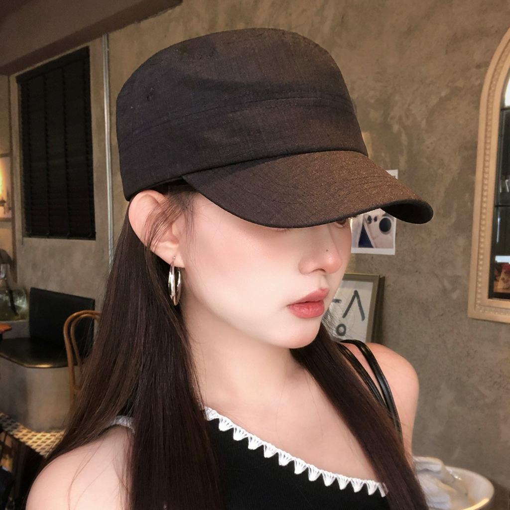 Japanese retro versatile black flat-top equestrian hat, versatile duckbill cap, stylish and slimming, sun protection hat for women