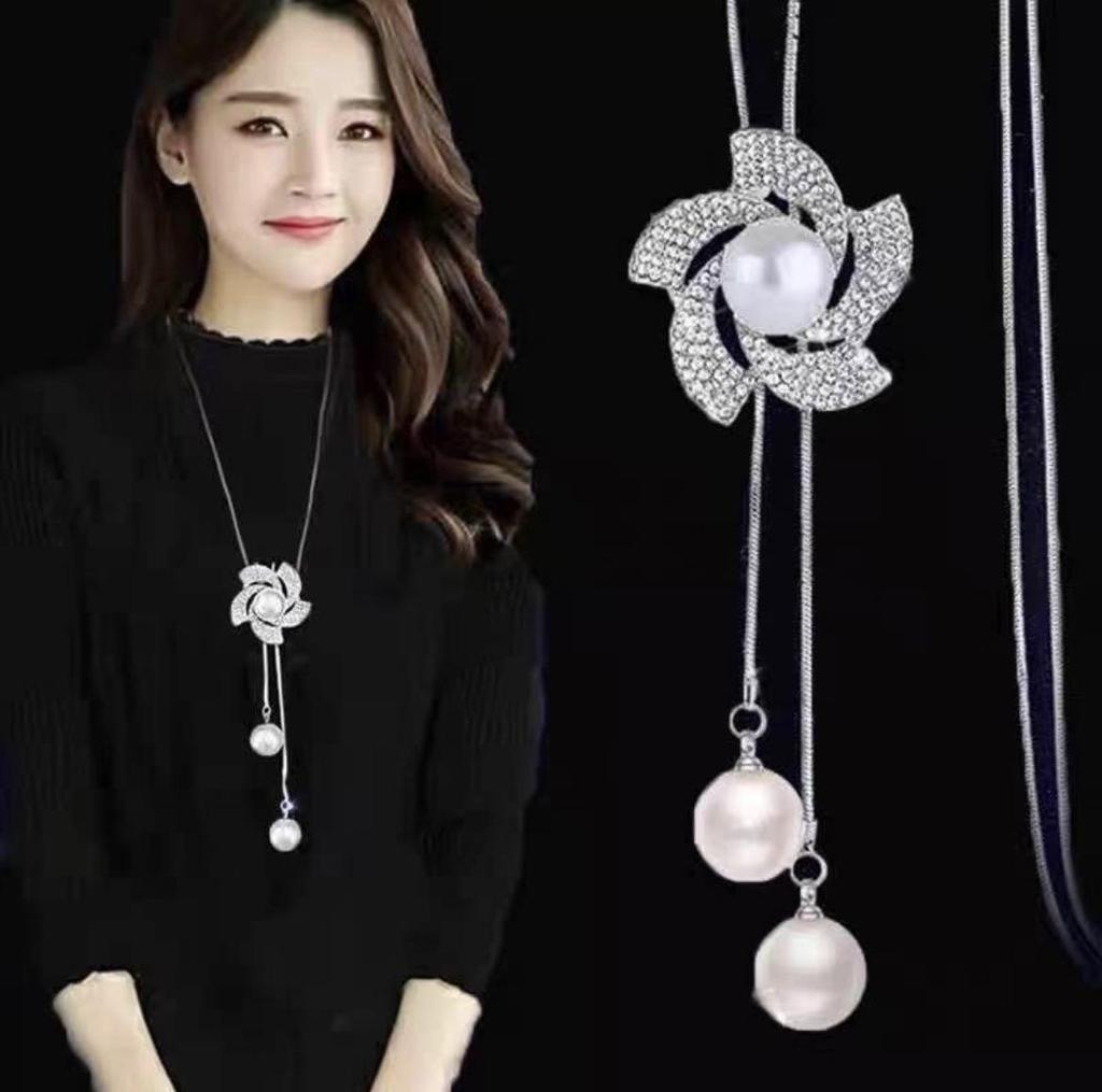 Luxury Non-Fading Korean Fashion Sweater Necklace: Autumn/Winter Women's Niche Design Pendant