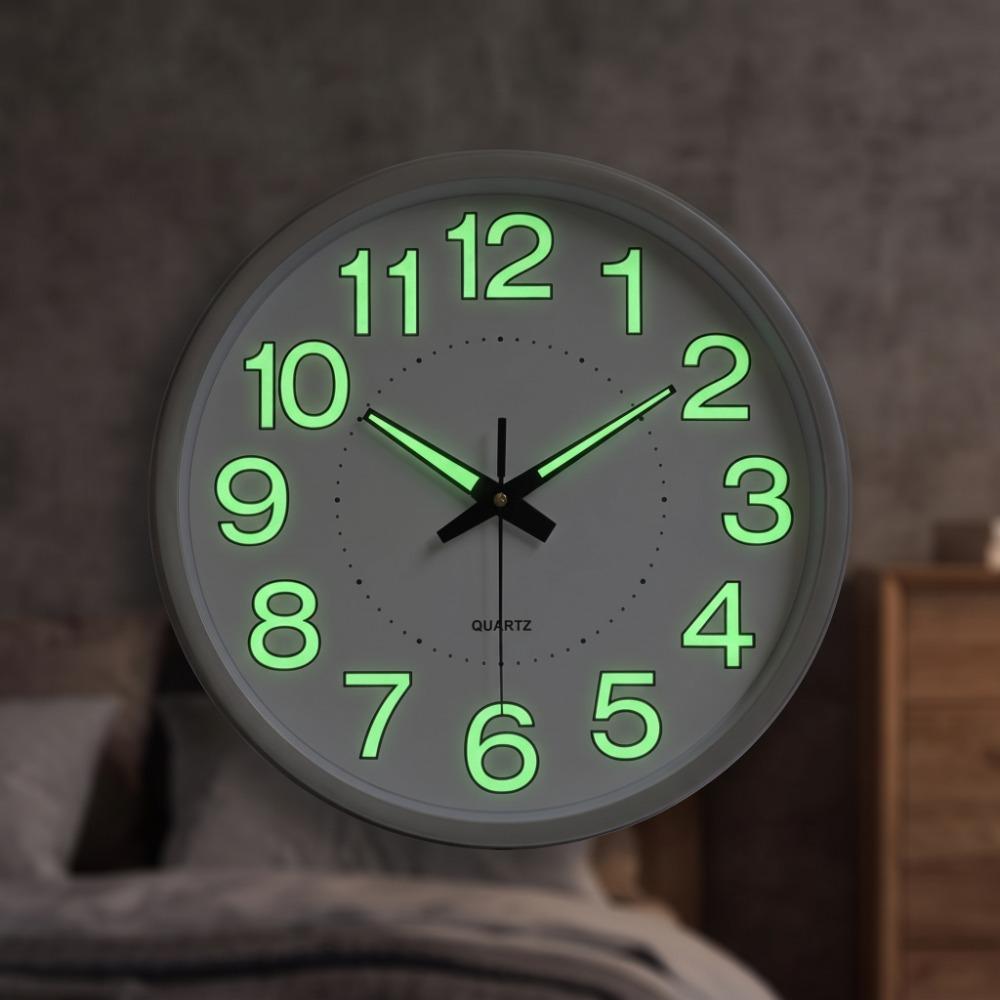 Plastic Frame Wall Mounted Clock 30cm Diameter Luminous Wall Clock For Living Room