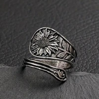Retro Sunflower Pattern Open Adjustable Ring Temperament Men and Women Couple Ring Jewelry