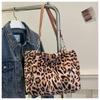 Women's Shoulder Bag Simple Large Capacity Bag Fashi Leopard Print Plush Tote Bags Atmosphere Plush Shoulder Bags Women's Bag