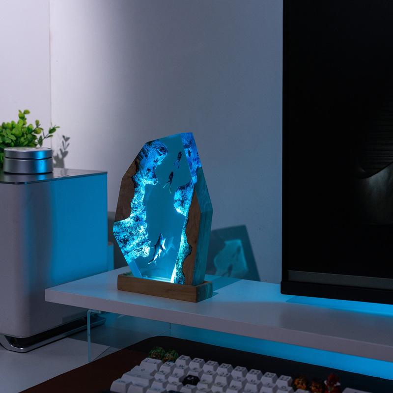 Customized Items Resin Table Light Shark Attack Diver LED Night Light Creative Artistic Room Decoration Lamp USB Charge