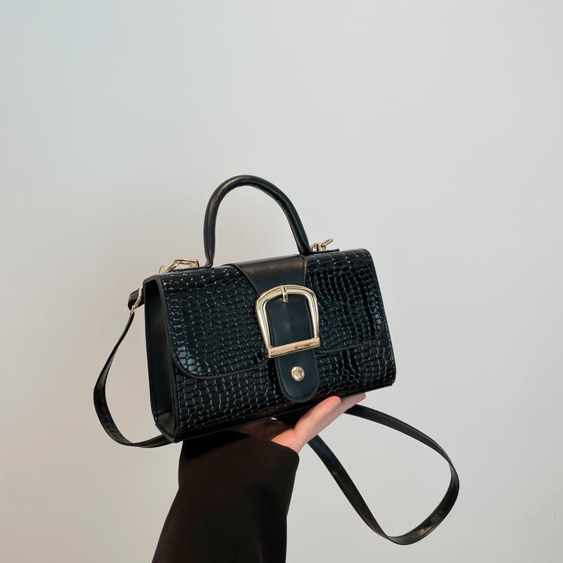 

Autumn new personality niche popular fashion texture handbag shoulder messenger bag small square bag tide чёрный