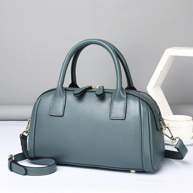 High-quality Cowhide Handbag OEM Plus Light Luxury Premium Travel Bowling Bag