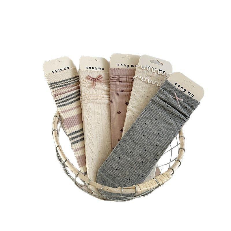 Damen Frühlings- und Sommerdünne Baumwolle Neuer Stil Schleife Knochenlos Genäht Kopf Mittlere Röhre Pile Socken