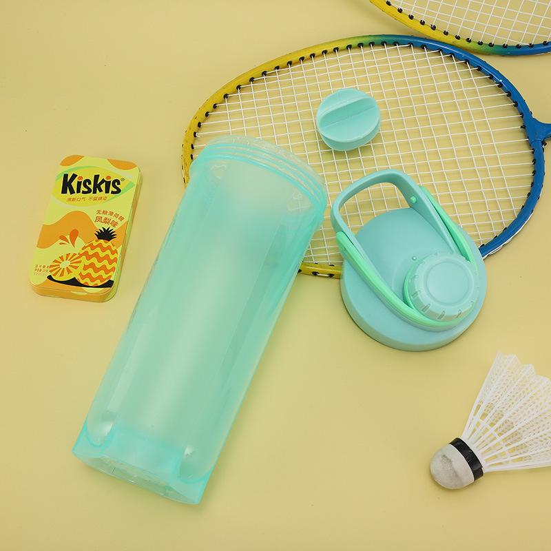 Protein Shaker Cup with Handle, Scale, and Screw Cap - Perfect for Mixing Milkshakes and Fitness Drinks