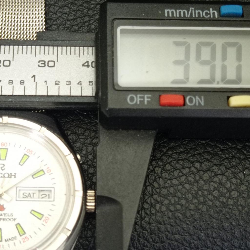 AUTOMATIC VINTAGE RICOH R31 JAPAN MENS WHITE COLOR DIAL WATCH a701933-5 R207-a701933