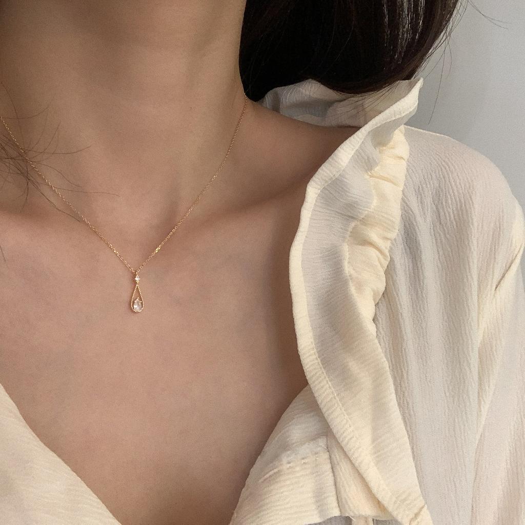 French Micro-inlaid Zircon Water Drop Temperament Super Immortal Necklace Student Clavicle Chain Girl Ins Cold Breeze