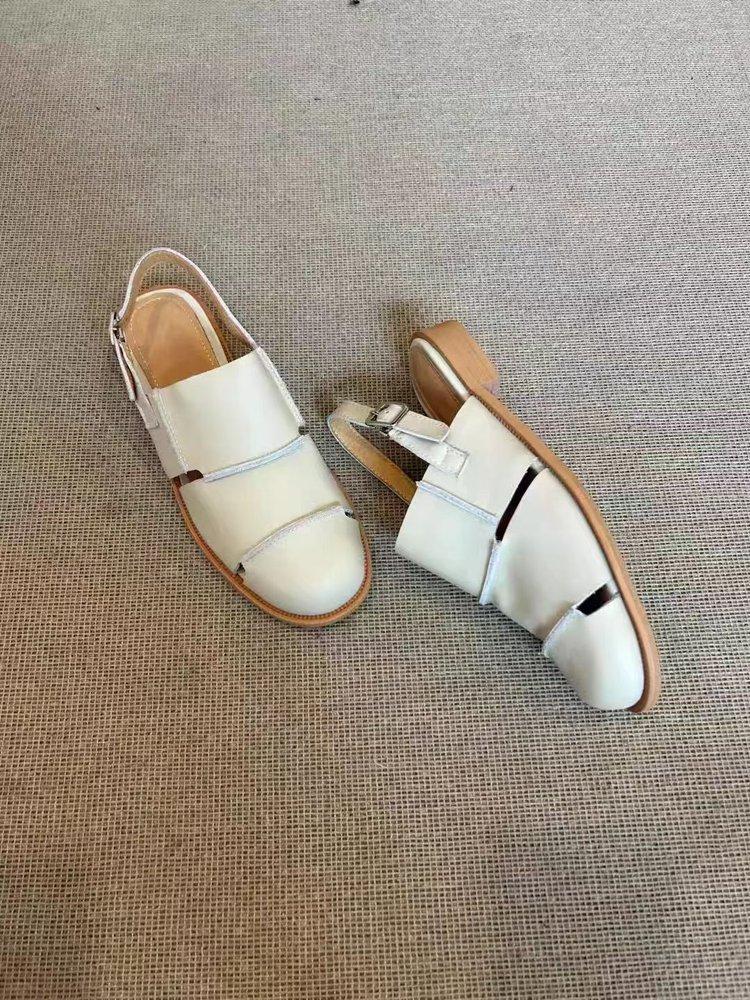 

Ноги не устают! Босоножки Баотоу женские новые летние 2025 года носят высококачественную мягкую подошву ретро римские туфли 40