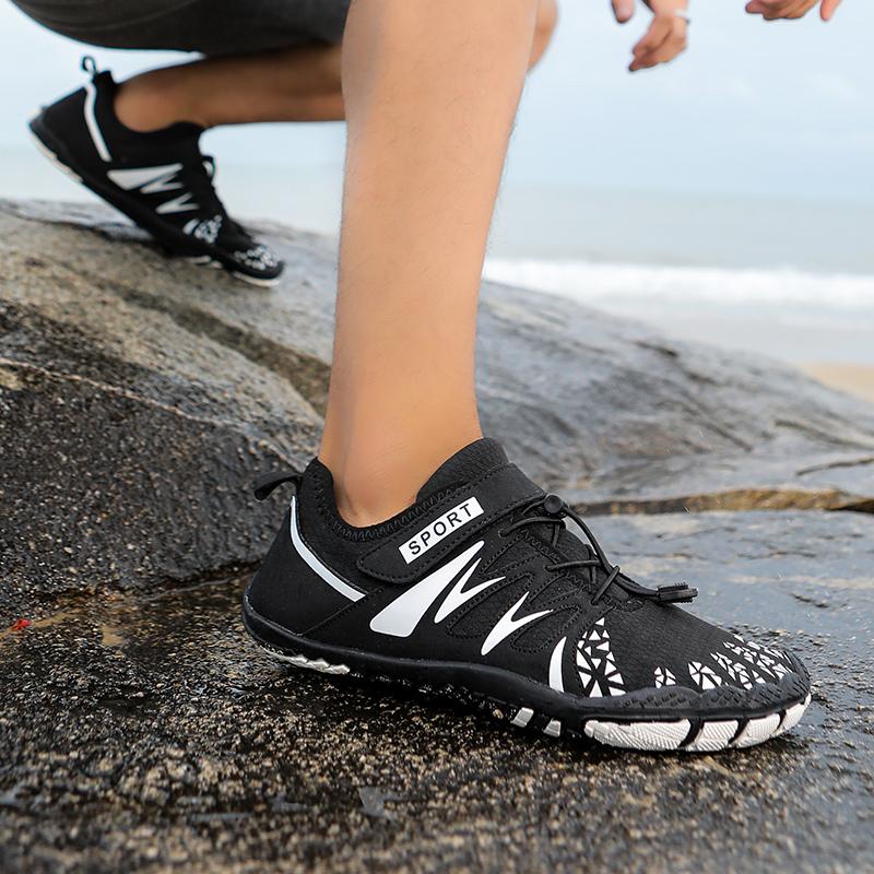Men's Water Sports Shoes Unisex Breathable Mesh Wading Shoes Summer Non-Slip Portable Beach Shoes Plus Size