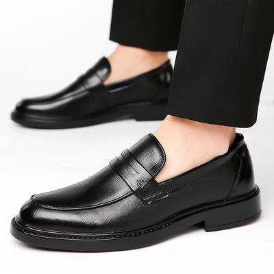 Frühlingsmodische und hochwertige neue Herren Leder Freizeitschuhe Neue Herren Spitz Business Atmungsaktive Oxford Schuhe