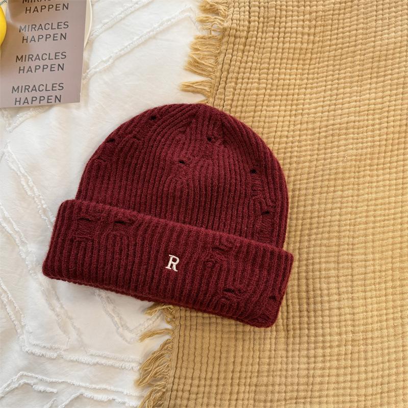 Cappello da donna autunno e inverno buchi americani protezione dal freddo protezione orecchie cappello di lana lavorato a maglia circonferenza testa grande moda lettera R cappello freddo