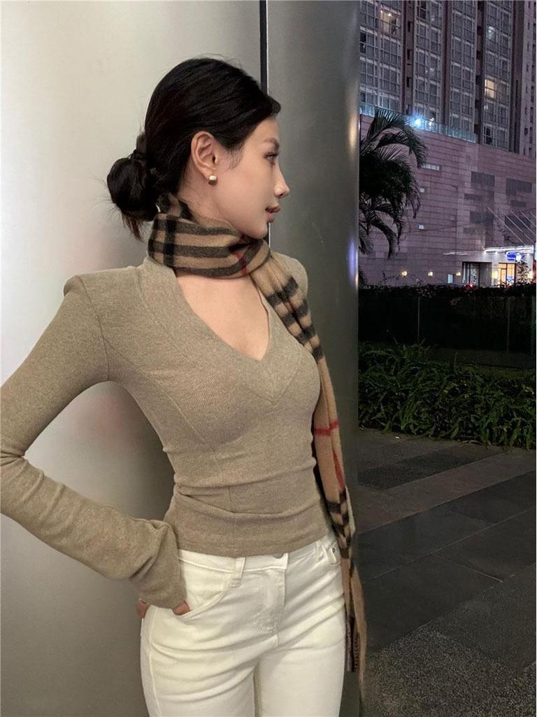 Women's Slim Fit V-Neck Knit Top - Long Sleeve, Elastic Base Layer for Autumn/Winter