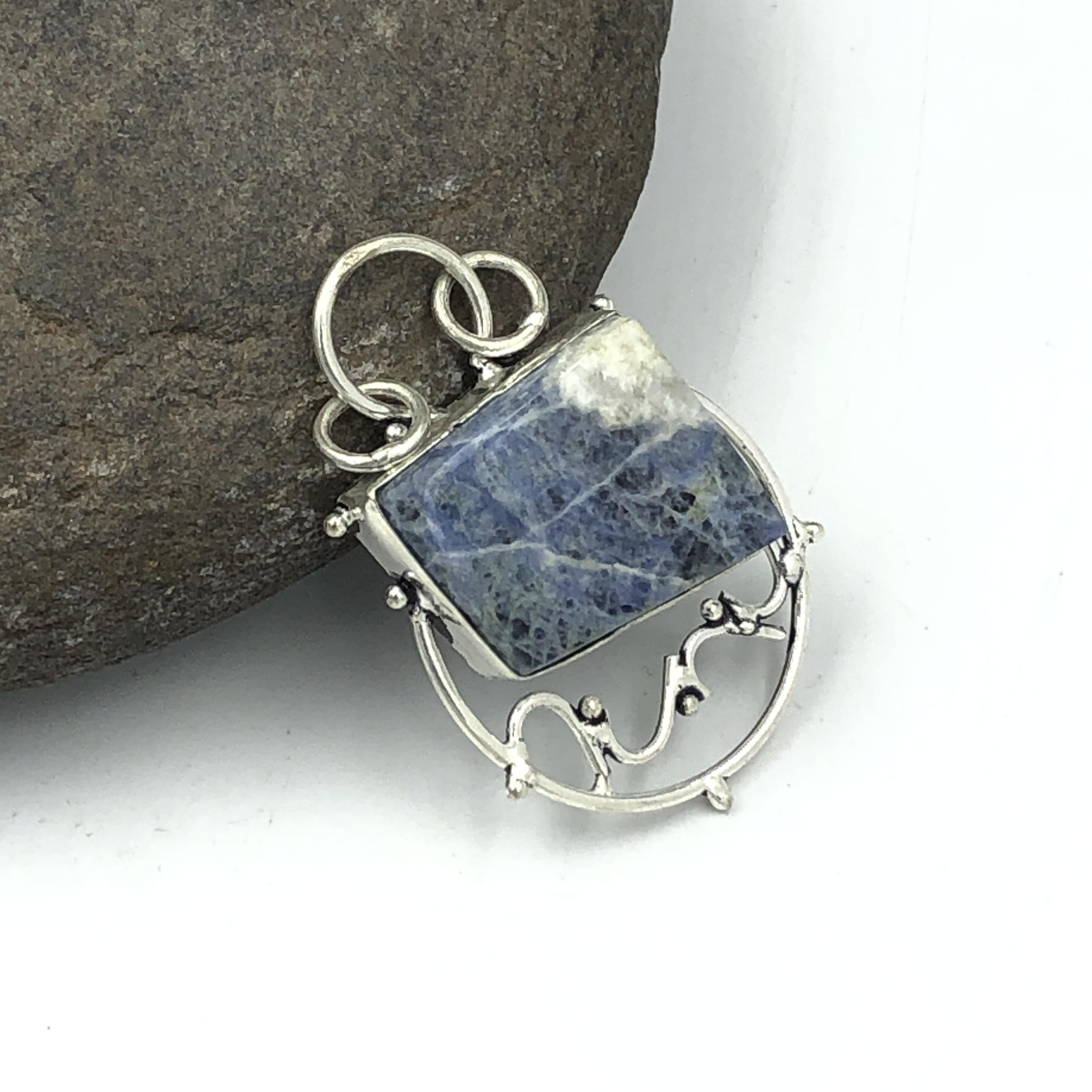 

Natural Sodalite Gemstone 925 Sterling Silver Jewelry Designer Pendant 1.68 AJP-138