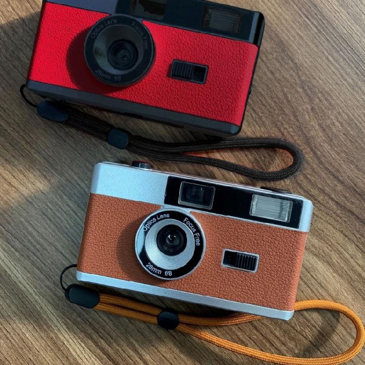 Modern 35mm Film Camera with Flash Unleash Your Creativity in Film Photography