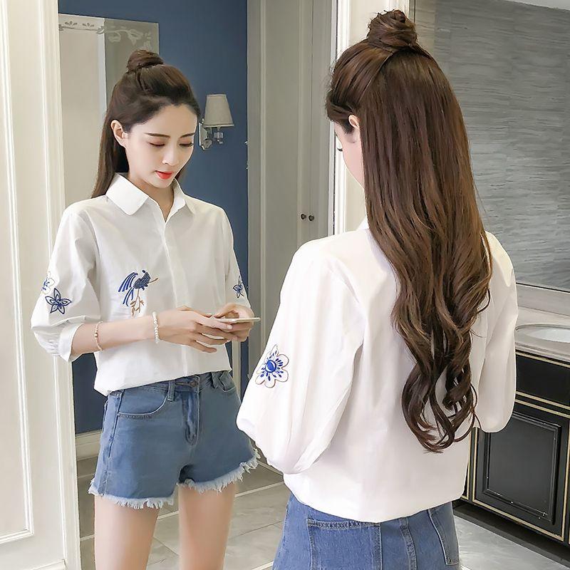 

It Goes with Everything Embroidered Summer Five-point Sleeve Shirt Literary Women Temperament Lapel Casual Tops XS білий
