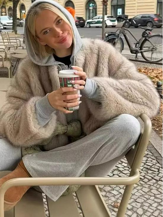 INS High-End Women's Faux Fur Fluffy Coat - Autumn/Winter Loose Warm Cardigan