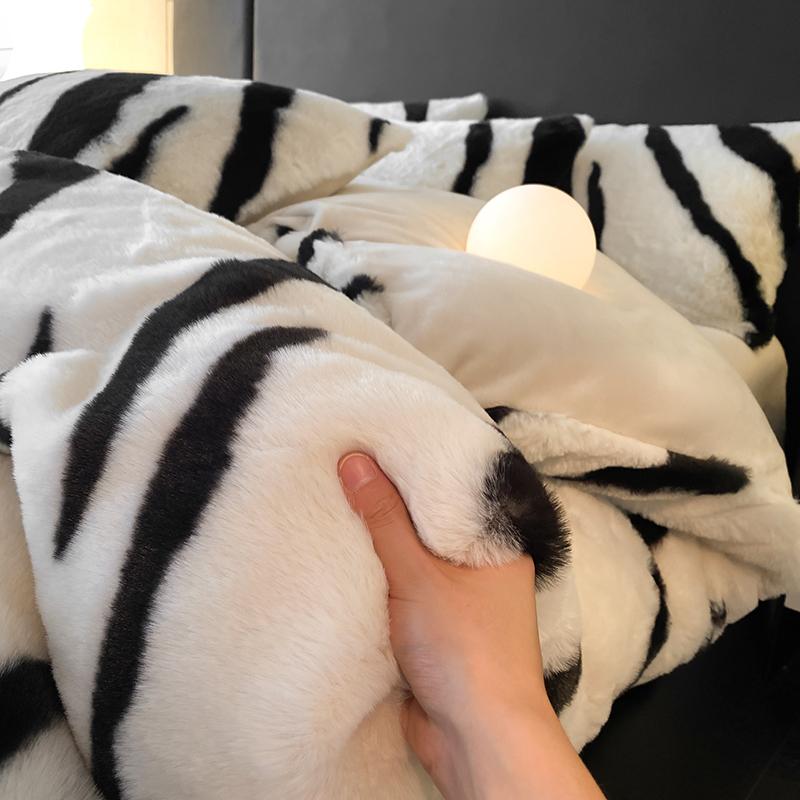 4Pcs Thickened Winter Faux Rabbit Milk Velvet Zebra Print Bedding Set Short Plush Soft Warm Duvet Cover Set Bed Sheet Pillowcase