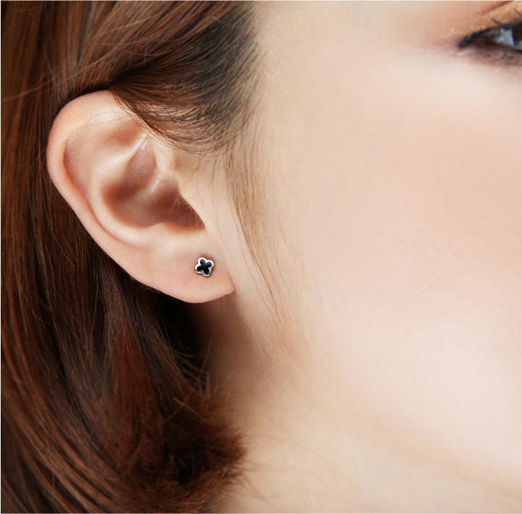 925 Sterling Silver Anti-Allergic Heart Stud Earrings for Men & Women - Simple Korean Style Black Cartilage Earrings