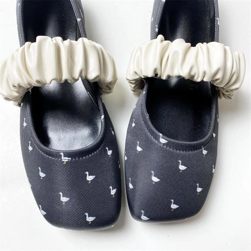 Fashion Cozy Ballet Flats Women Fashion Pleated Elastic Band Swan Pattern Design Mary Janes Shoes for Women Elegant Square Toe Loafers
