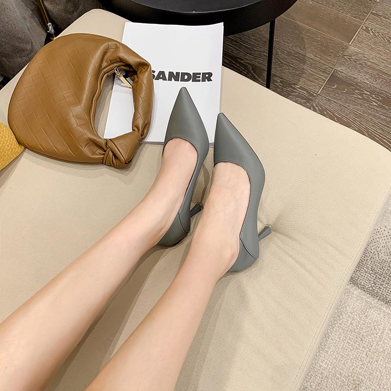 Vendita all'ingrosso di fabbrica Scarpe Nuove Autunnali Pelle Morbida Monocolore Scarpe da Donna Punta Appuntita Nude Tacchi Alti