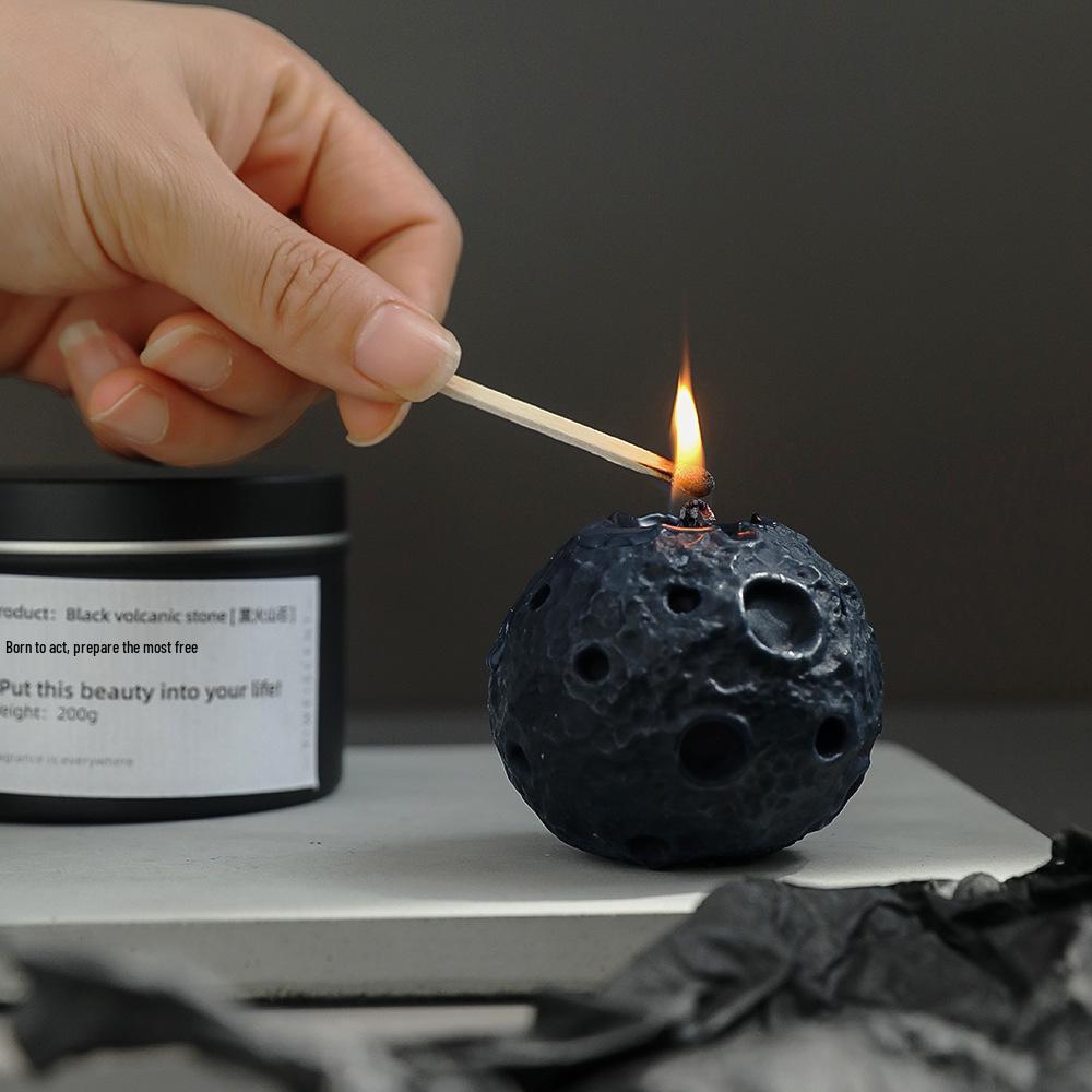 Moon Aromatherapy Scented Candle: Creative Handmade Spherical Ornament and Souvenir
