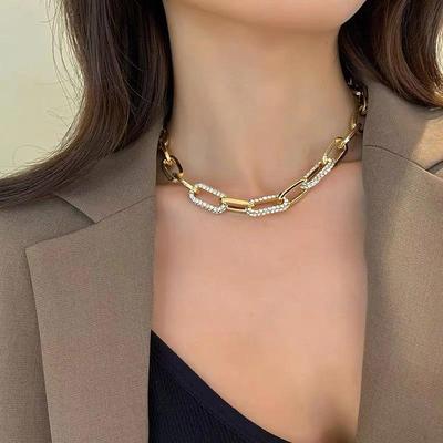 Übertriebene klobige Metallkette Halskette: Damen Trendige Kurze Schlüsselbein Strasssteine Pullover Kette
