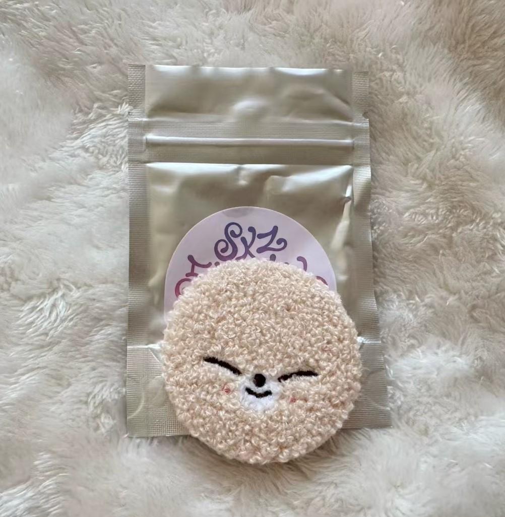 

Значок SKZOO SECRET BOUCLE CAN - SKZ 5 CLOCK IN