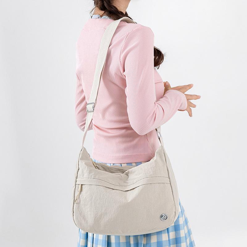 Trendy brand fashionable versatile light casual simple outdoor travel bag tote bag multi-layer women's shoulder bag