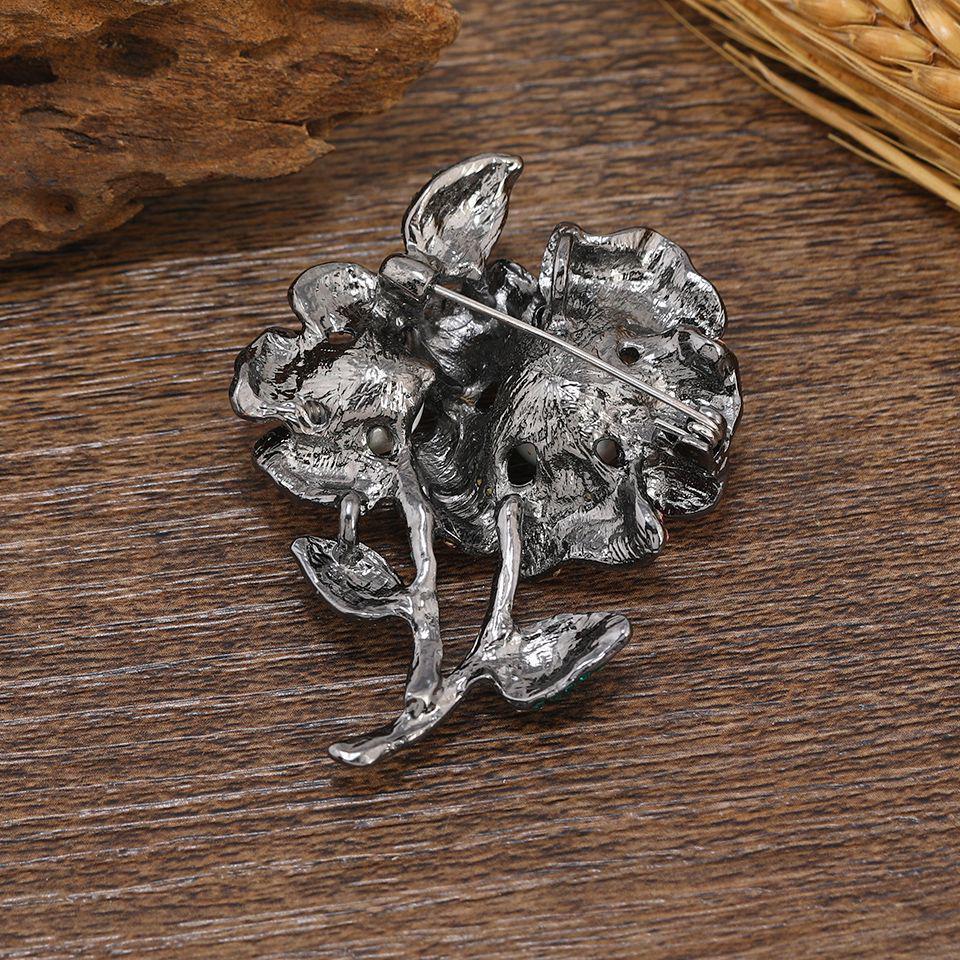 Baroque Pearl Sunflower Brooch – Large Diamond Pin for Men’s & Women’s Suits