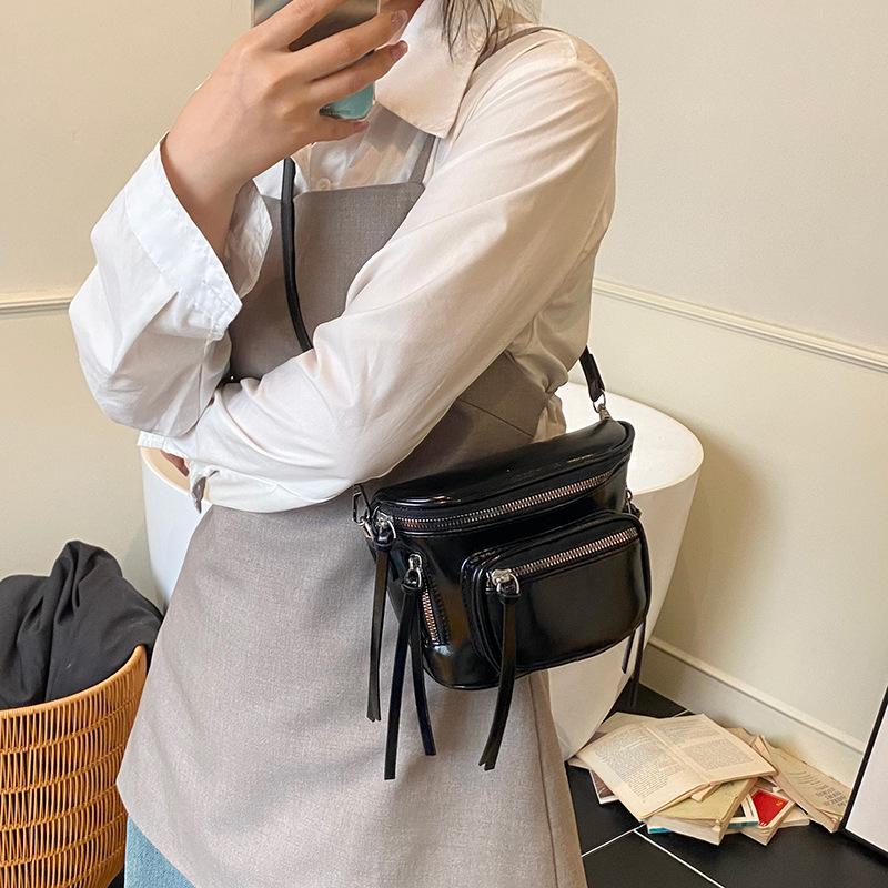 High-end fashion underarm shoulder bag 2025 summer new popular simple commuter saddle bag women's small square bag