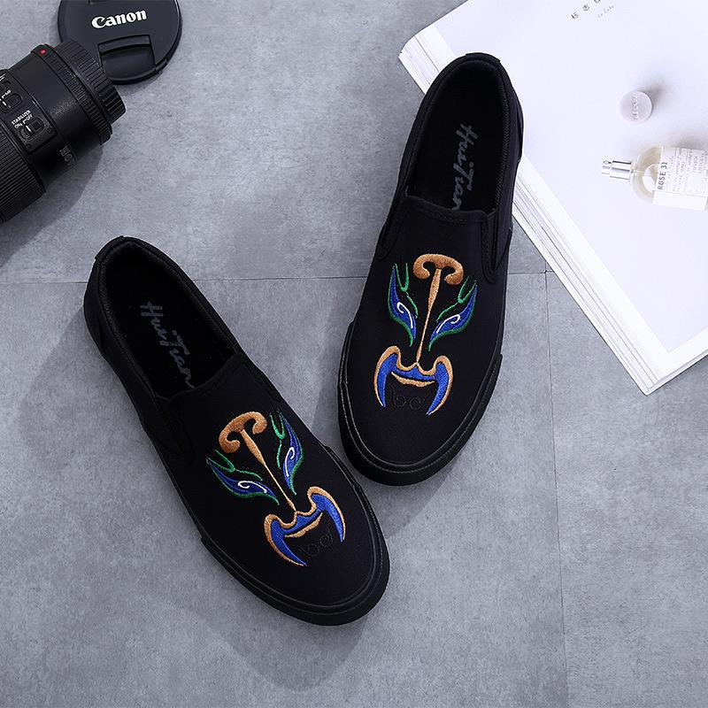 Chinese Style White Sneakers Men Embroidery Casual Shoes Slip on Canvas Shoes Men Loafers Comfortable Vulcanized Shoes