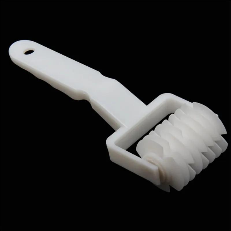 High Quality Pie Pizza Cookie Cutter Pastry Plastic Baking Tools Bakeware Embossing Dough Roller Lattice Cutter Craft Small Size
