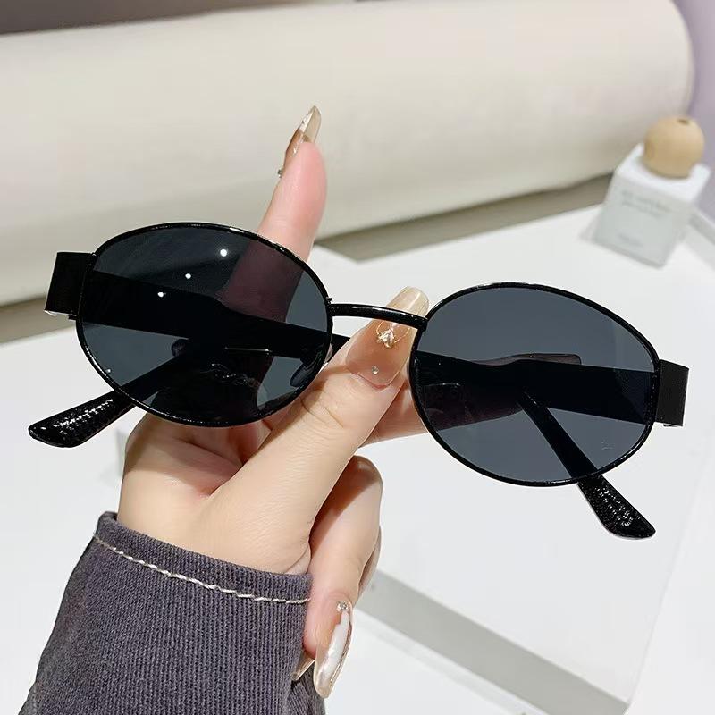 New Small Metal Frame Men Sunglasses Women Vintage Designer Sun Glasses Fashion Women Anti Glare Eyewear Uv400 Shades Glasses