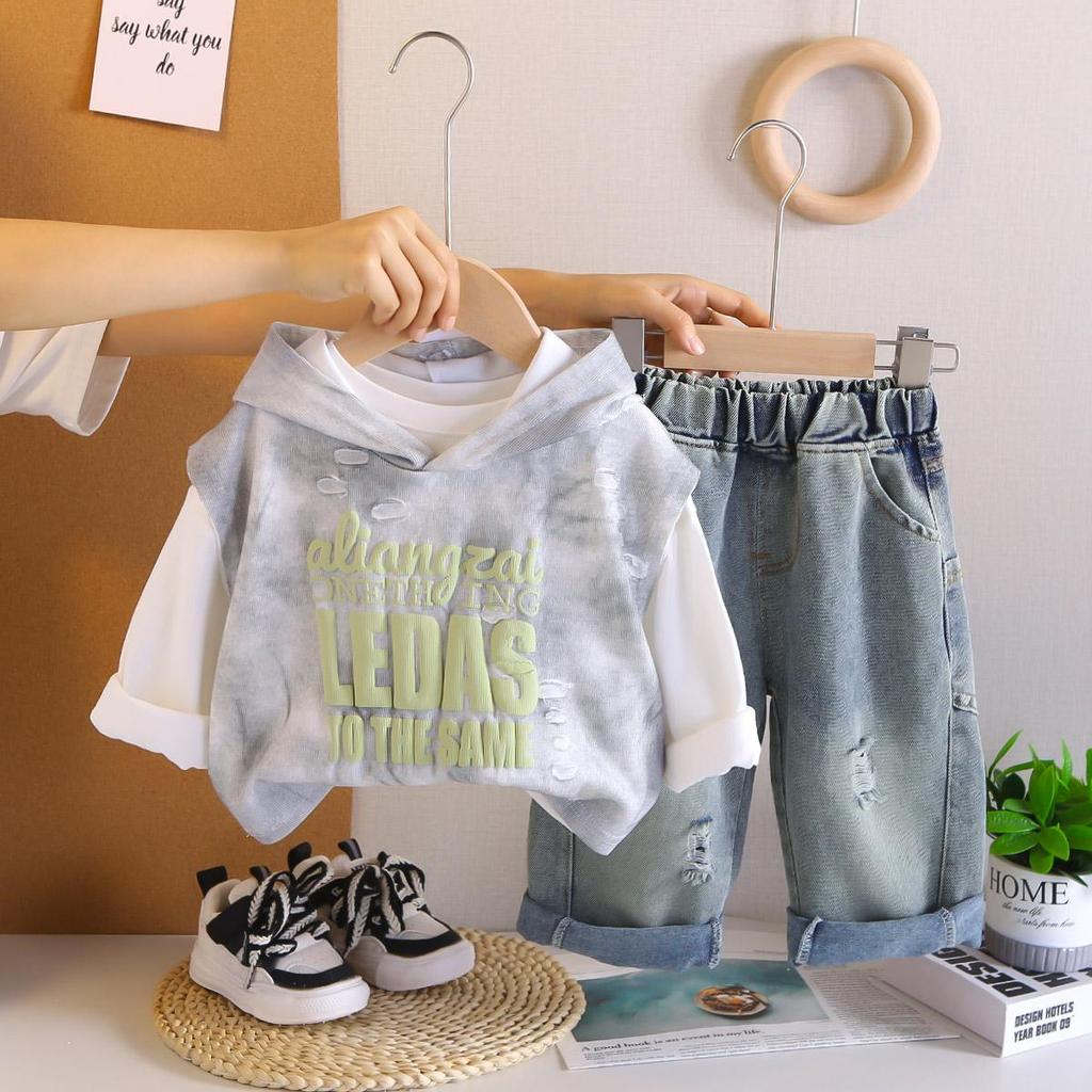 Boys' Hooded Sweatshirt Set, Fashionable Letter Long Sleeved Top for Spring and Autumn, Casual Jeans, Children's Three Piece Set