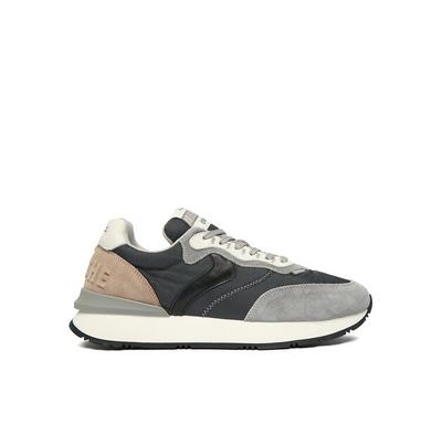 Obuwie męskie – Sneakersy