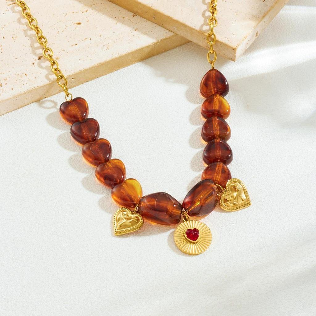 Stylish Geometric Resin Beaded Chain with Gold-Plated Inlaid Diamond Heart Pendant Jewelry Set
